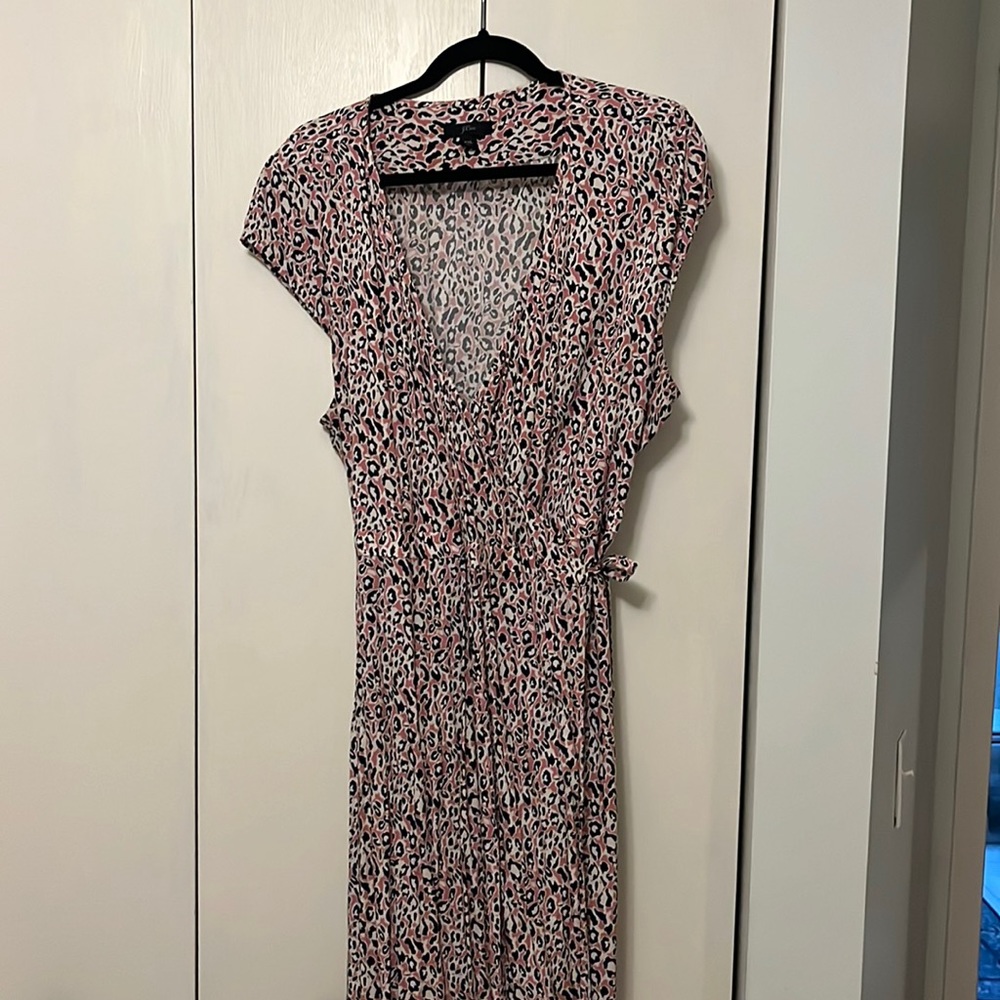 JCrew MIDI WRAP DRESS IN SOFT RAYON PINK LEOPARD PRINT 👗